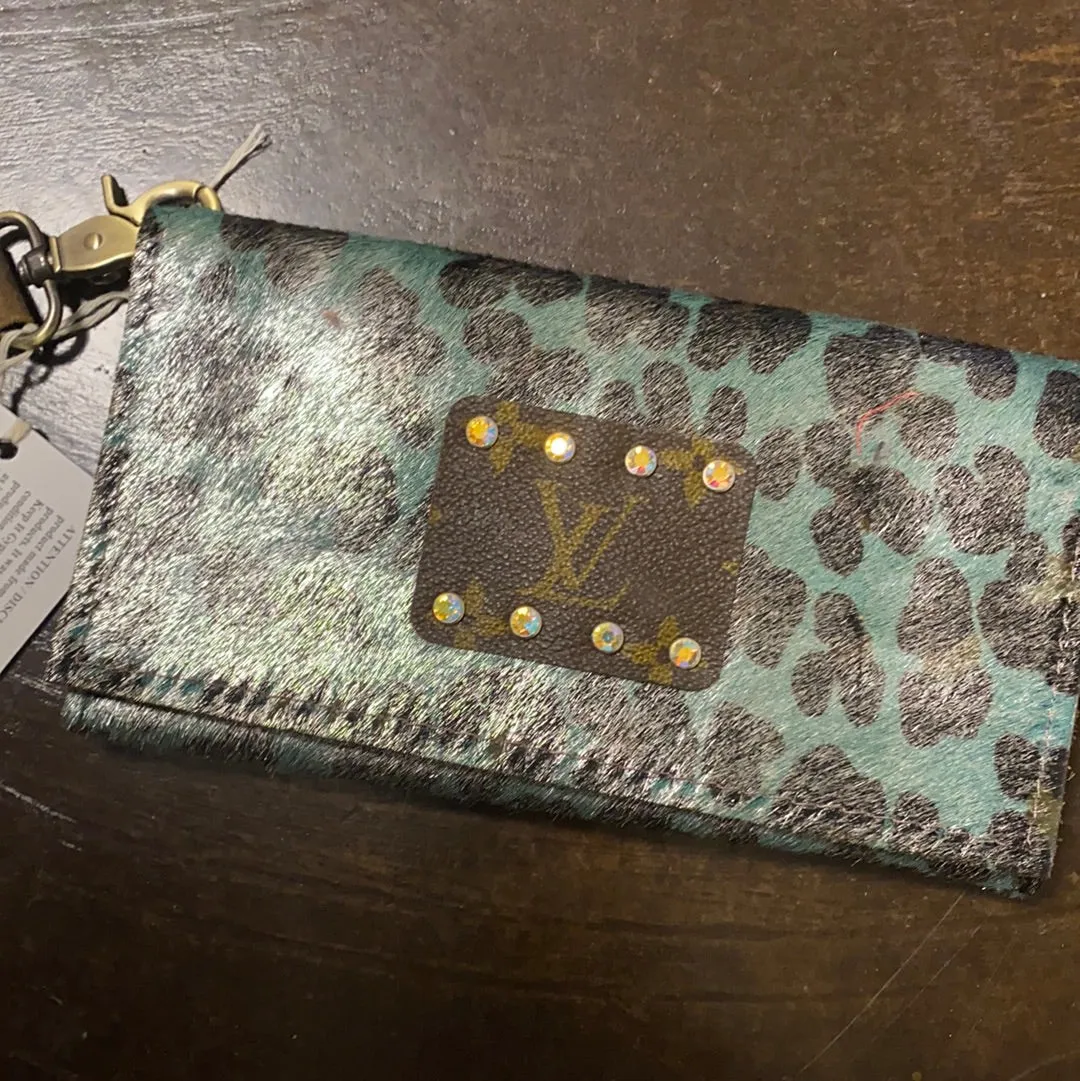 KIG Trifold Wristlet