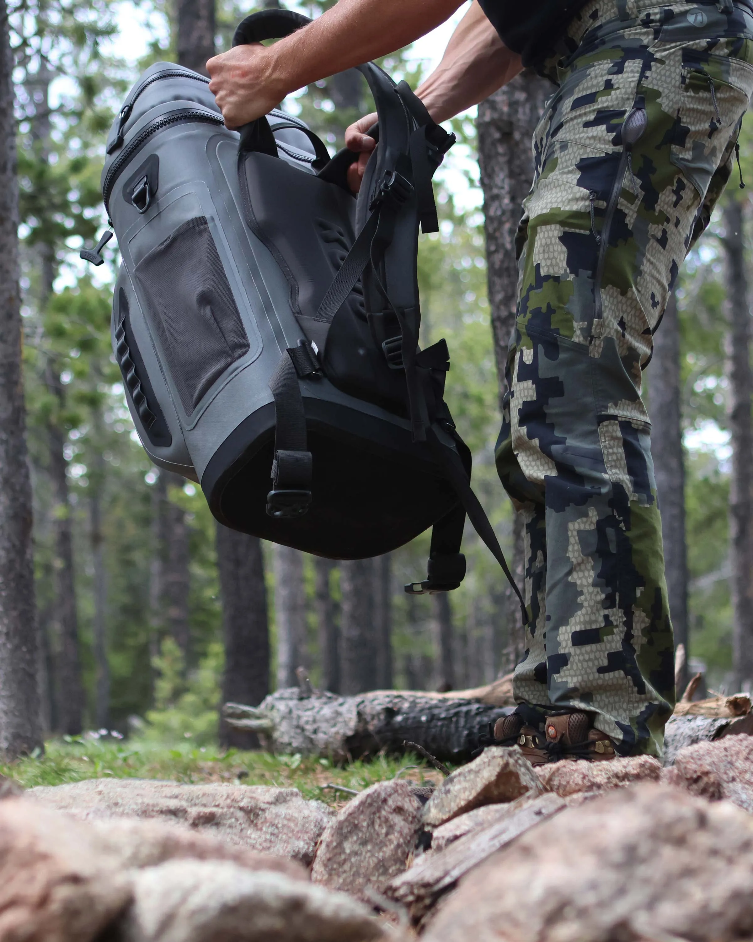 Kodiak 2000 Cooler Backpack | Coyote Brown